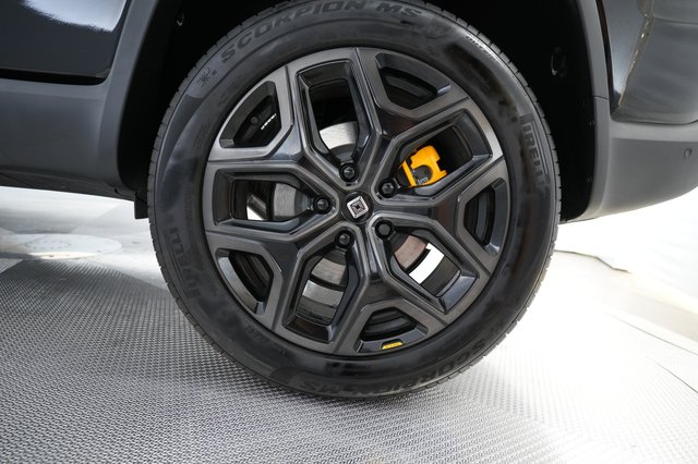 2026 Rivian R1S — photo 16 of 31