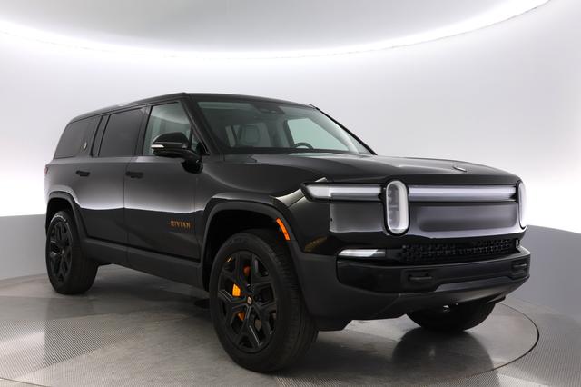 2026 Rivian R1S — photo 10 of 31
