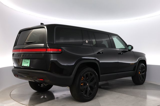 2026 Rivian R1S — photo 2 of 31