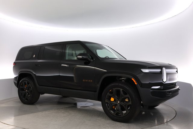 2026 Rivian R1S — photo 11 of 31