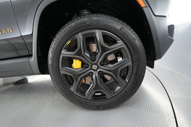 2026 Rivian R1S — photo 15 of 31