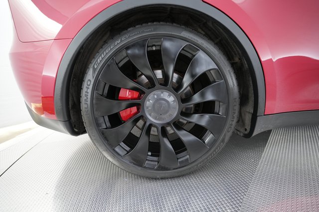 2023 Tesla Model Y — photo 7 of 24