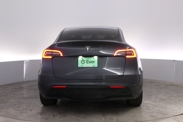 2023 Tesla Model Y — photo 12 of 24
