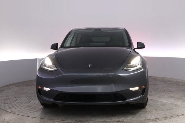 2023 Tesla Model Y — photo 9 of 24
