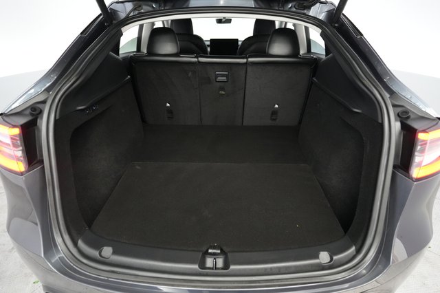 2023 Tesla Model Y — photo 6 of 24
