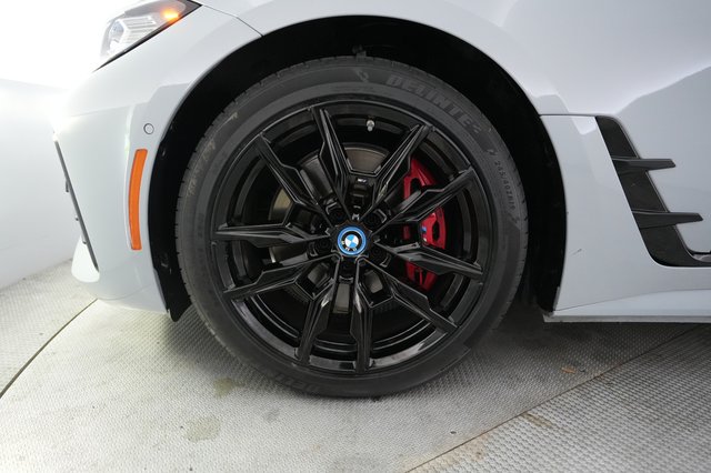 2023 BMW i4 — photo 15 of 21