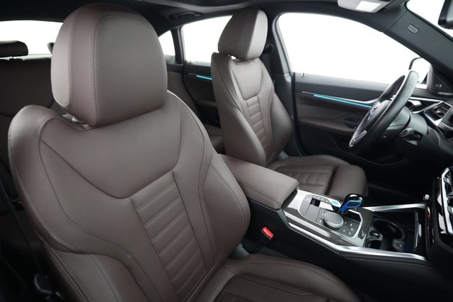 2023 BMW i4 — photo 18 of 21