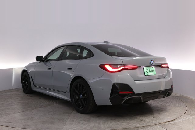 2023 BMW i4 — photo 13 of 21