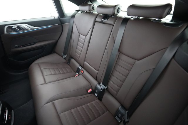 2023 BMW i4 — photo 19 of 21