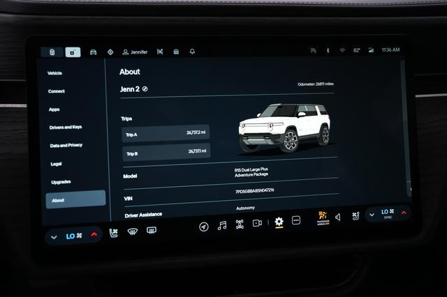 2025 Rivian R1S — photo 5 of 21