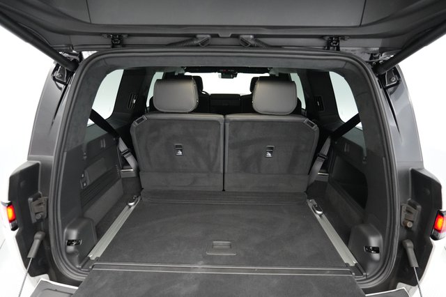 2025 Rivian R1S — photo 6 of 21