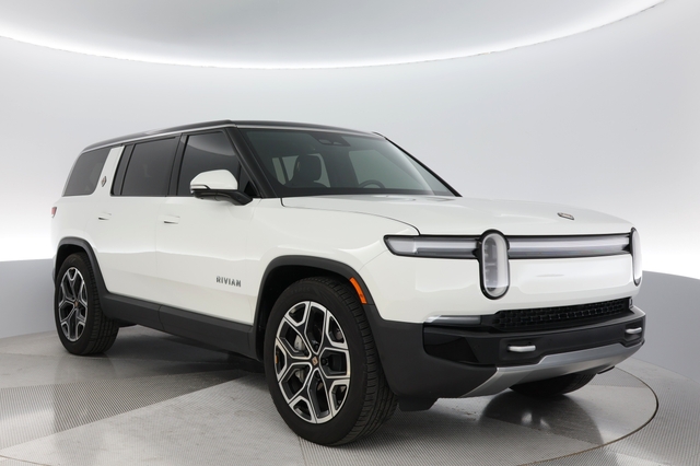 2025 Rivian R1S