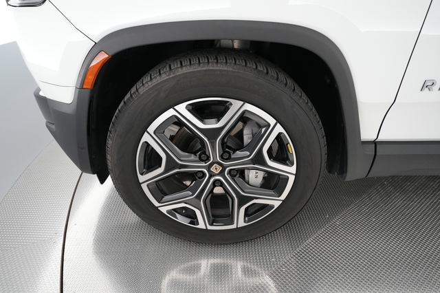 2025 Rivian R1S