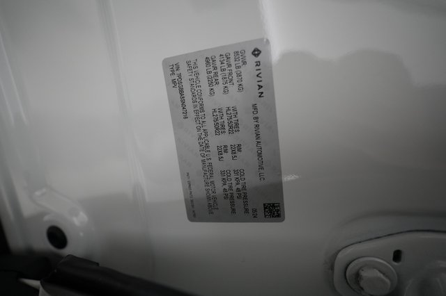 2025 Rivian R1S — photo 21 of 21