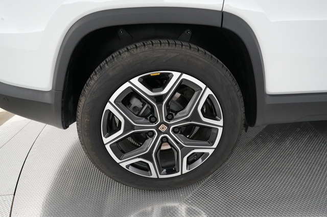 2025 Rivian R1S