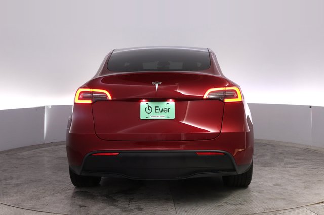 2025 Tesla Model Y — photo 12 of 21
