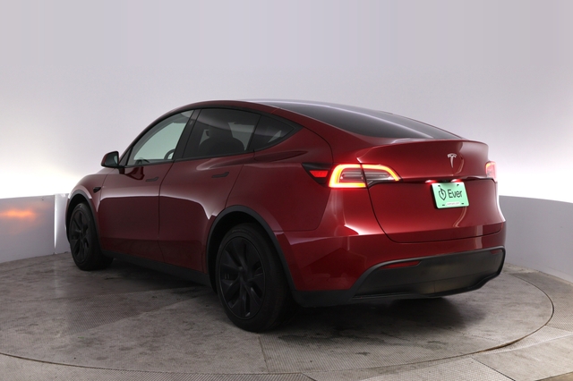 2025 Tesla Model Y