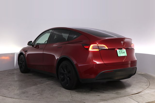 2025 Tesla Model Y — photo 13 of 21