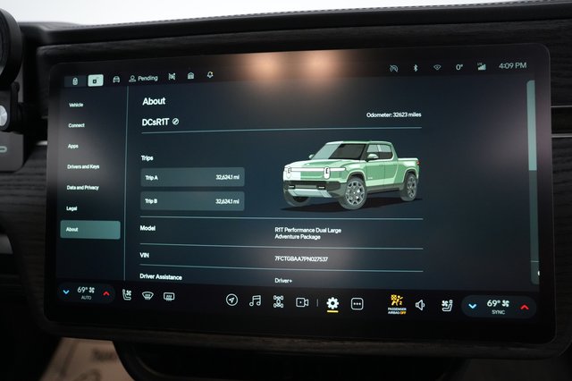 2023 Rivian R1T — photo 5 of 19