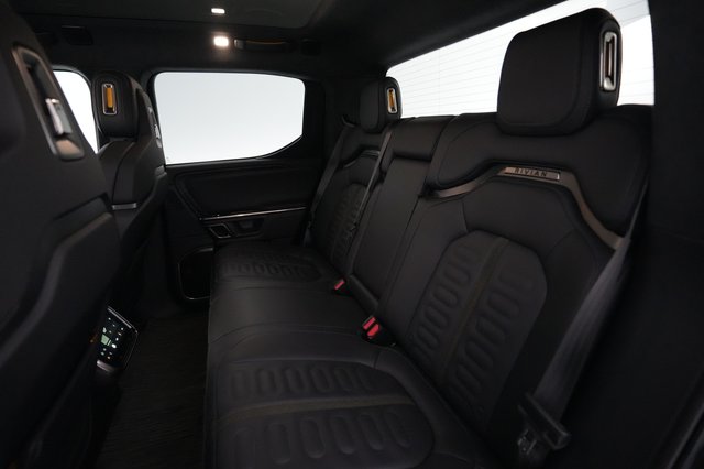 2023 Rivian R1T — photo 17 of 19