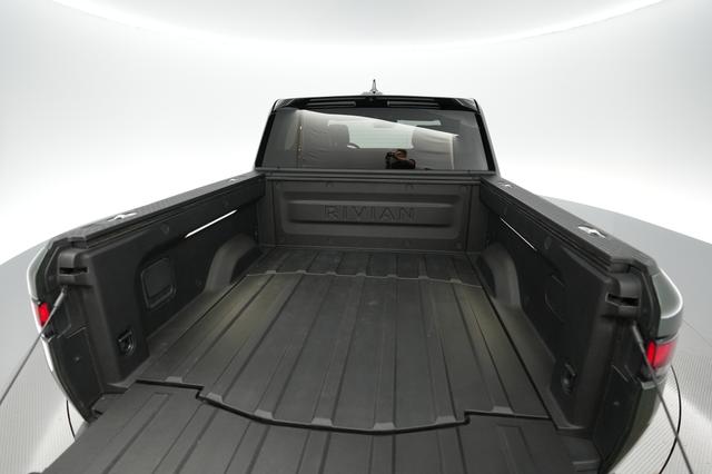 2023 Rivian R1T — photo 6 of 19