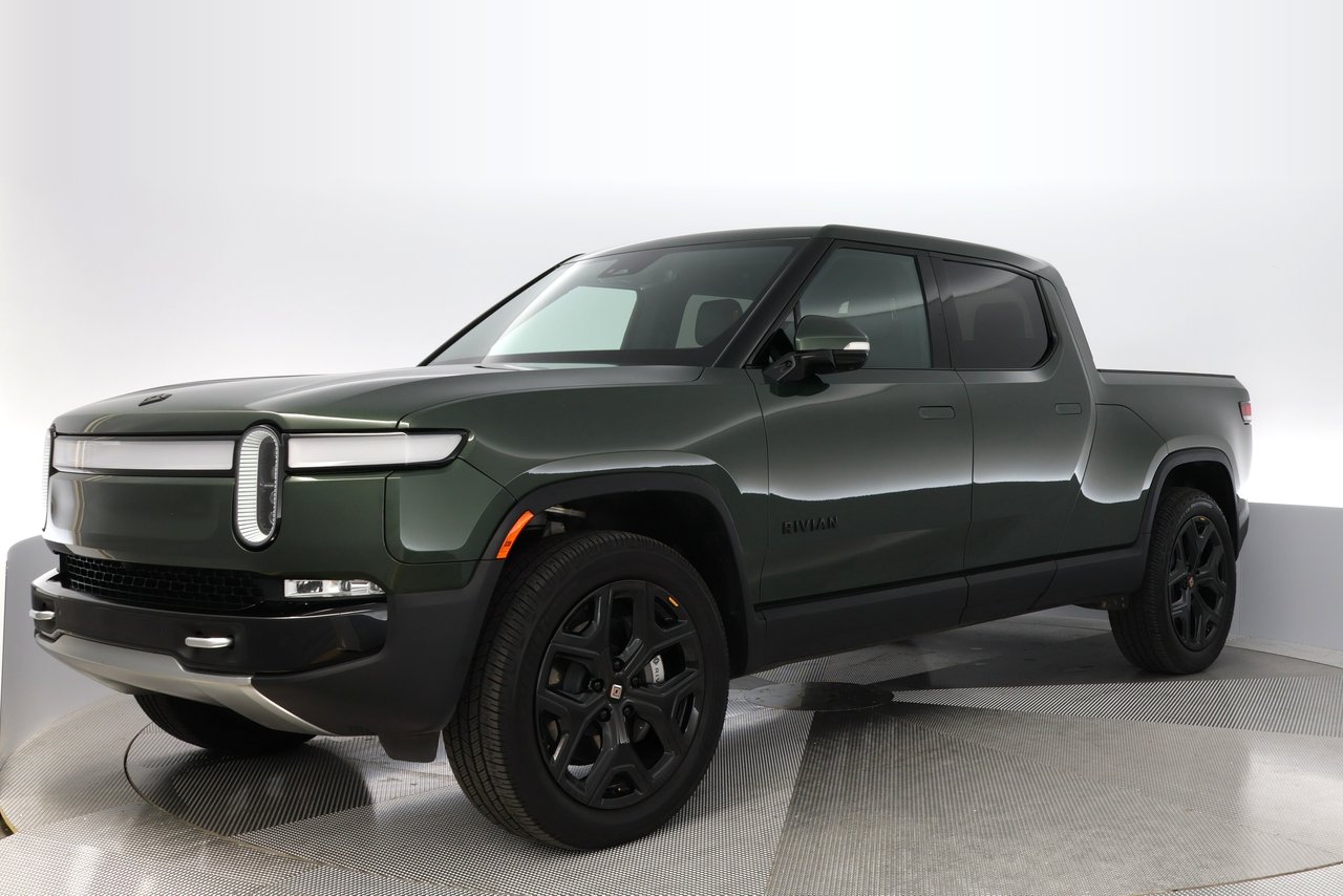 2023 Rivian R1T Driver+