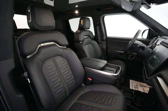 2023 Rivian R1T — photo 16 of 19