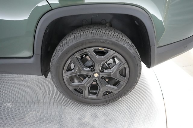 2023 Rivian R1T — photo 14 of 19