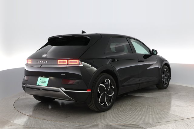2023 Hyundai IONIQ 5 — photo 2 of 30