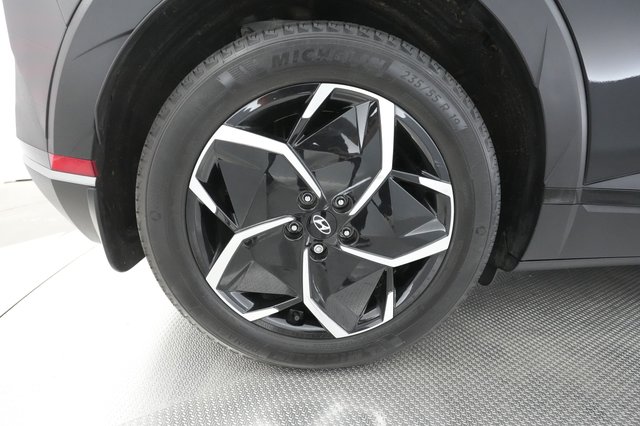 2023 Hyundai IONIQ 5 — photo 17 of 30