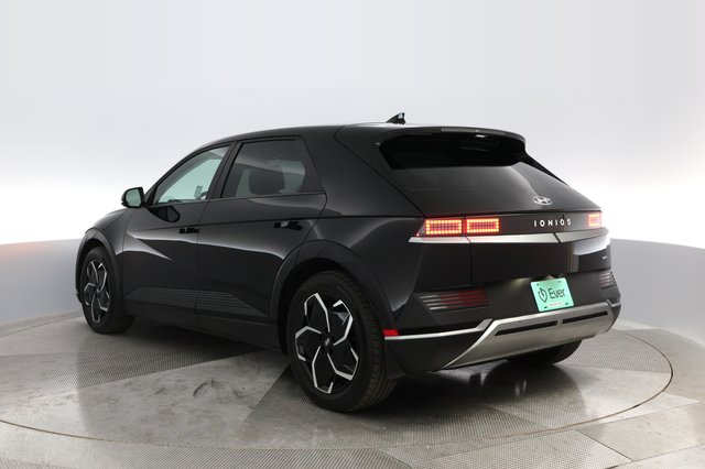 2023 Hyundai IONIQ 5 — photo 12 of 30