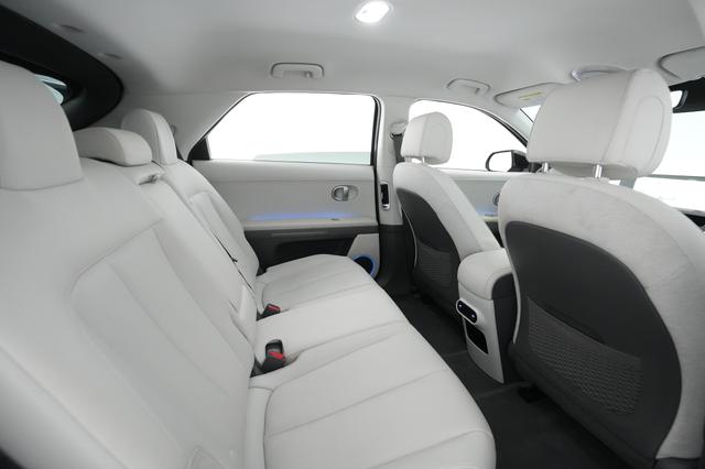 2023 Hyundai IONIQ 5 — photo 4 of 30