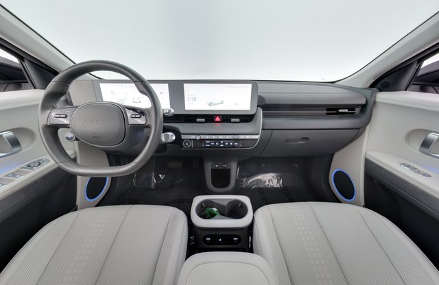 2023 Hyundai IONIQ 5 — photo 18 of 30