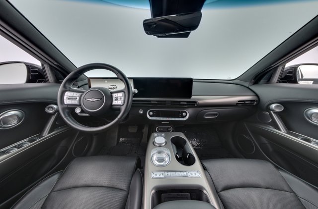 2023 Genesis GV60 — photo 21 of 26