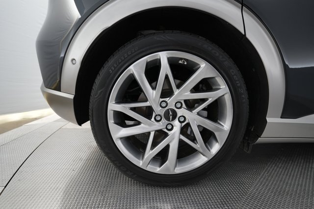2023 Genesis GV60 — photo 17 of 26
