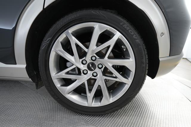 2023 Genesis GV60 — photo 7 of 26