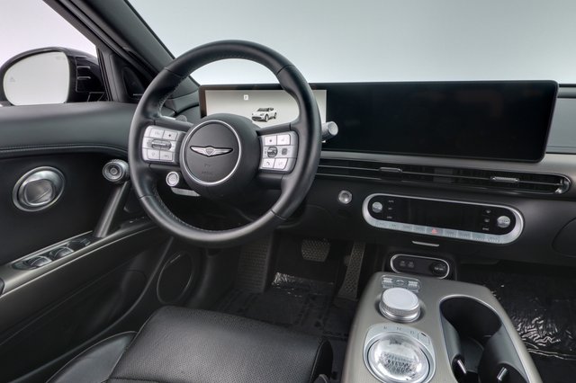 2023 Genesis GV60 — photo 20 of 26