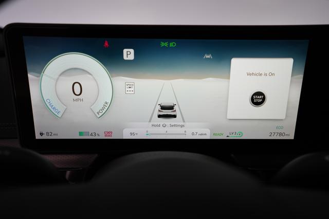 2023 Genesis GV60 — photo 5 of 26