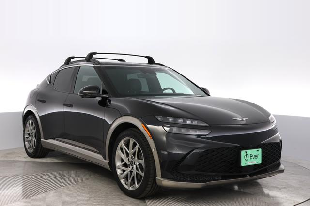 2023 Genesis GV60 — photo 10 of 26