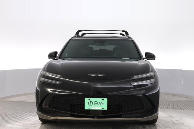 2023 Genesis GV60 — photo 9 of 26