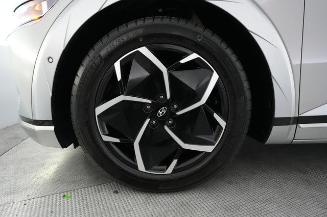 2024 Hyundai IONIQ 5 — photo 15 of 22