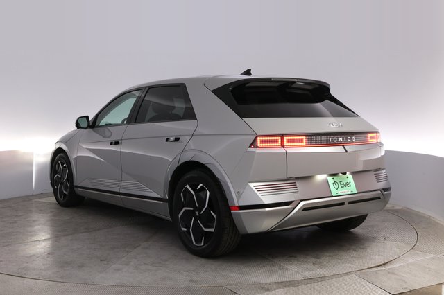 2024 Hyundai IONIQ 5 — photo 13 of 22