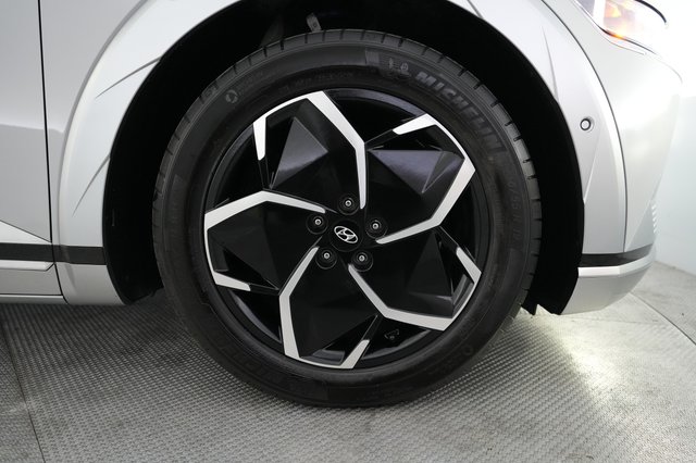 2024 Hyundai IONIQ 5 — photo 16 of 22