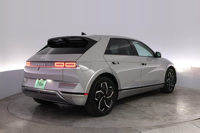 2024 Hyundai IONIQ 5 — photo 2 of 22