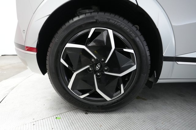 2024 Hyundai IONIQ 5 — photo 17 of 22