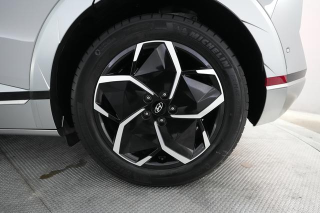 2024 Hyundai IONIQ 5 — photo 7 of 22