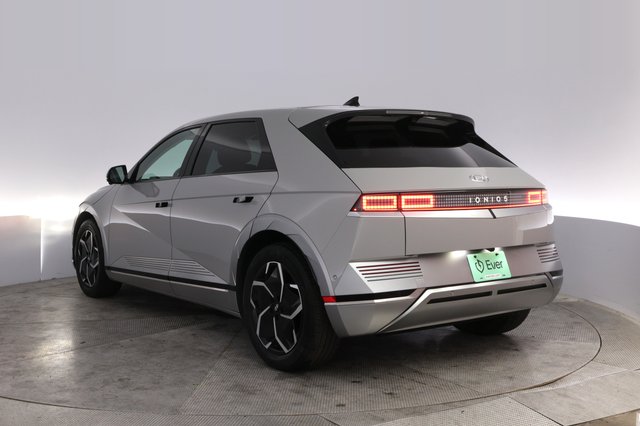 2024 Hyundai IONIQ 5 — photo 13 of 22