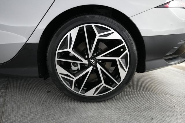 2024 Hyundai IONIQ 6 — photo 7 of 25