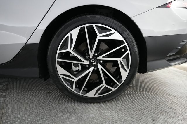 2024 Hyundai IONIQ 6 — photo 7 of 25