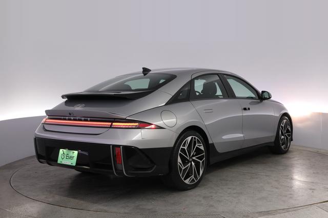 2024 Hyundai IONIQ 6 — photo 2 of 25